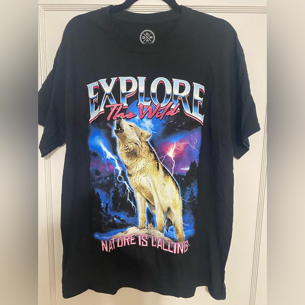 ⚡️ NWOT Rad Wolf Graphic tee